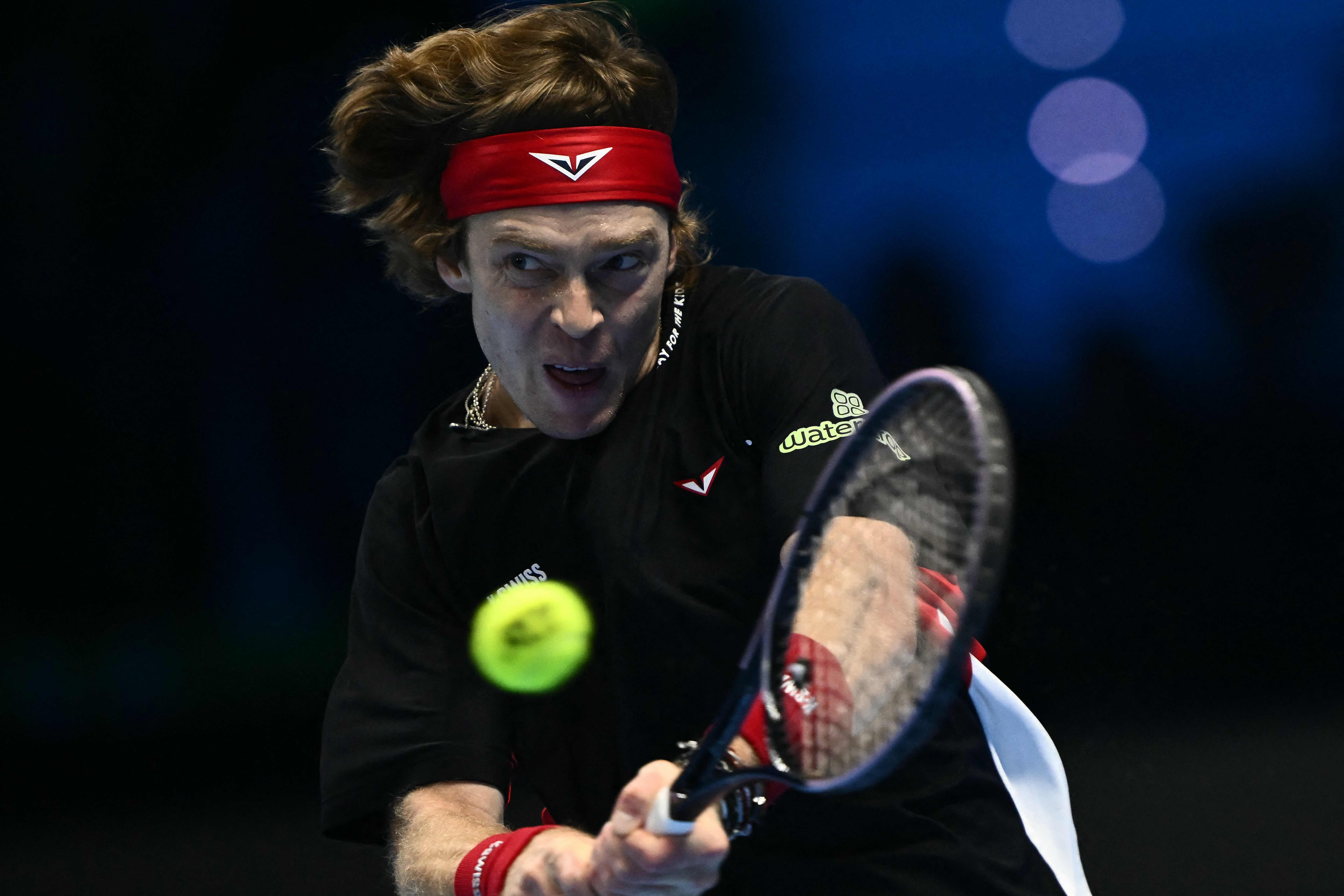 米兰体育-德国网球队碾压欧洲网球队，兹维列夫关键制胜的简单介绍