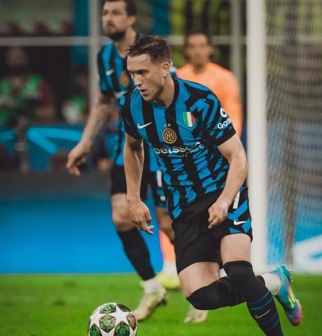 米兰体育app入口-切尔西翻盘巴西，莱万三分雨点燃全场