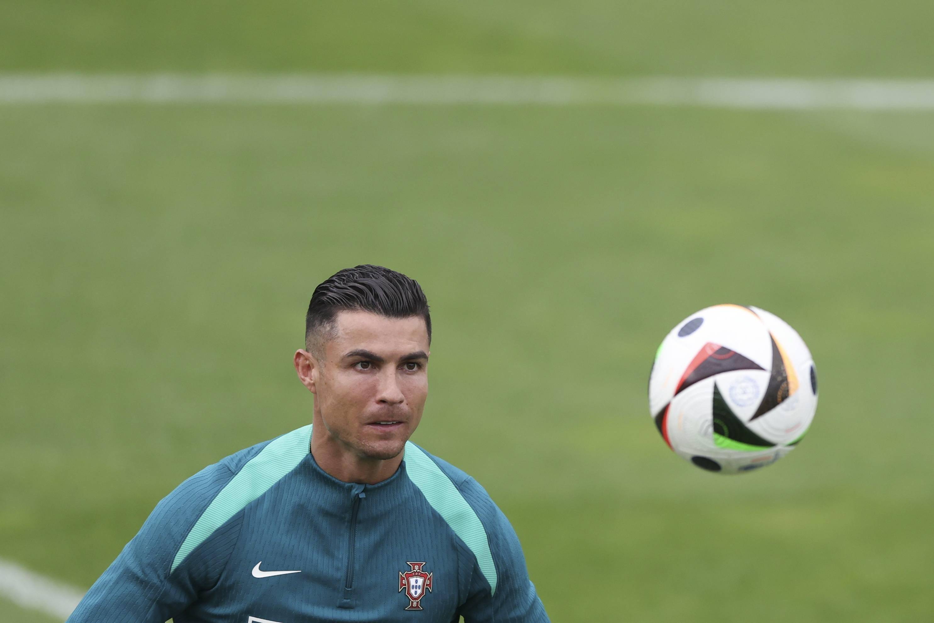 米兰体育网页版-关于葡萄牙队在欧预赛中展现出色表现的信息