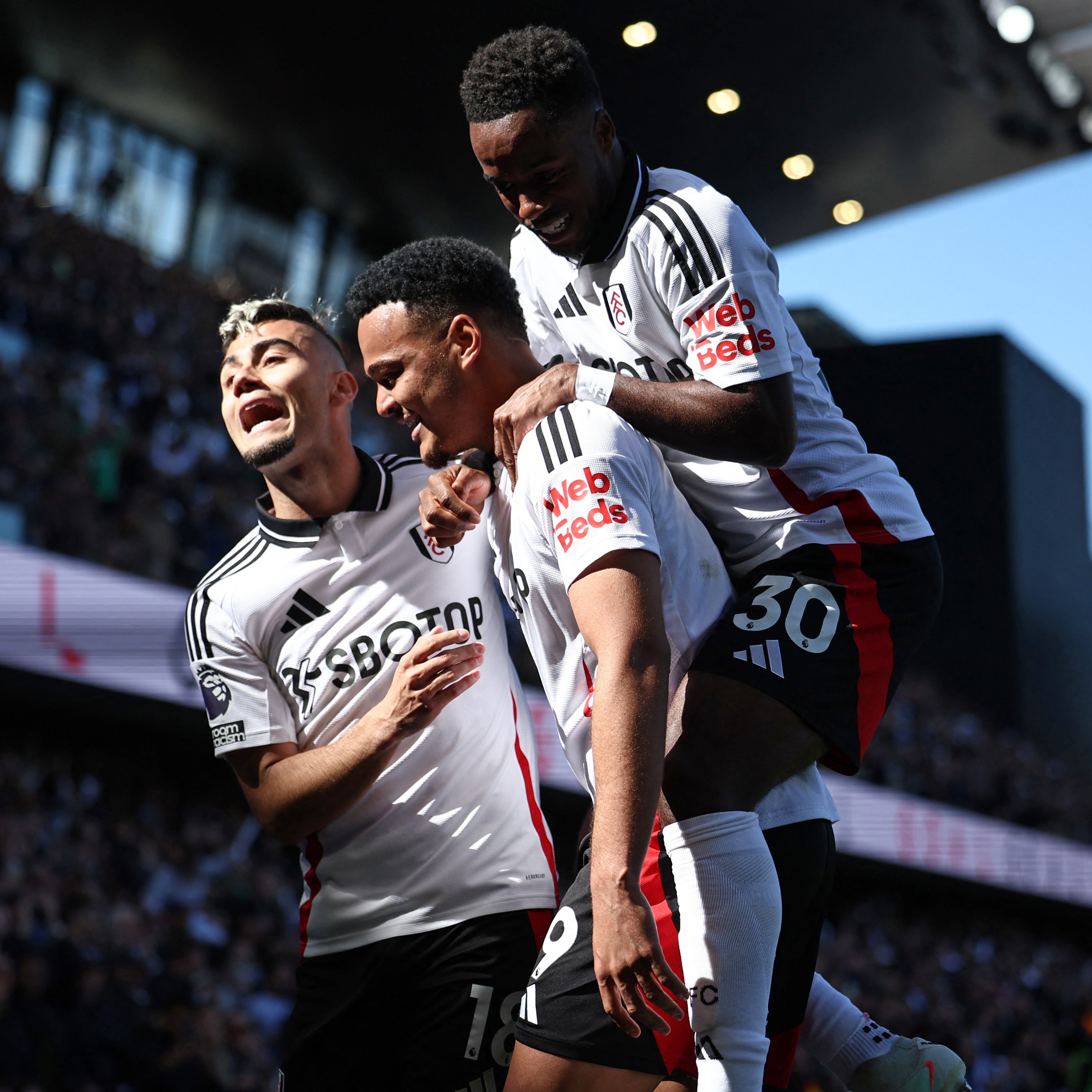 ac米兰下载-包含富勒姆客场输给阿斯顿维拉，0-3惨败的词条