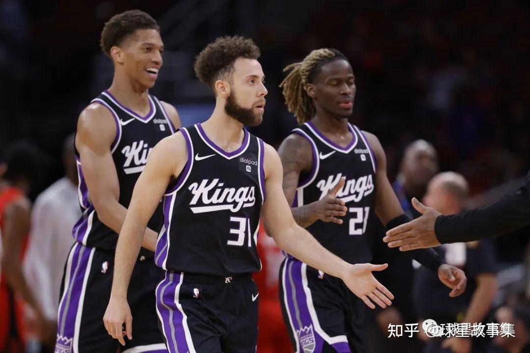 米兰体育官方网站-国王队内讧事件曝光，球队团结力量受质疑