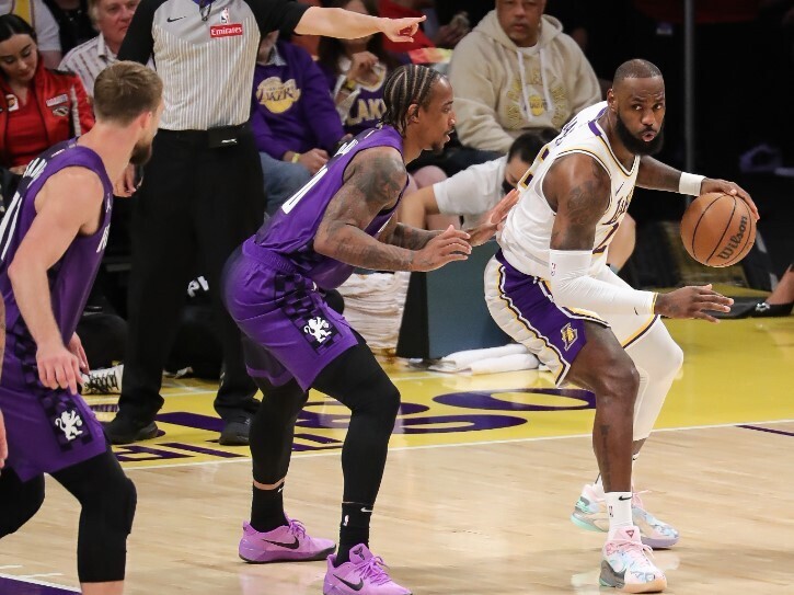 国王险胜深圳队,詹姆斯状态火热的简单介绍 国王险胜深圳队,詹姆斯状态火热的简单介绍