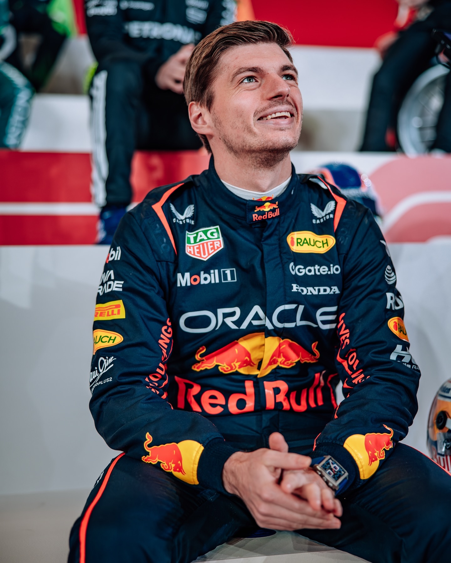 中国米兰体育-关于雷诺车队鏖战梅赛德斯，勒克莱尔点燃赛场的信息