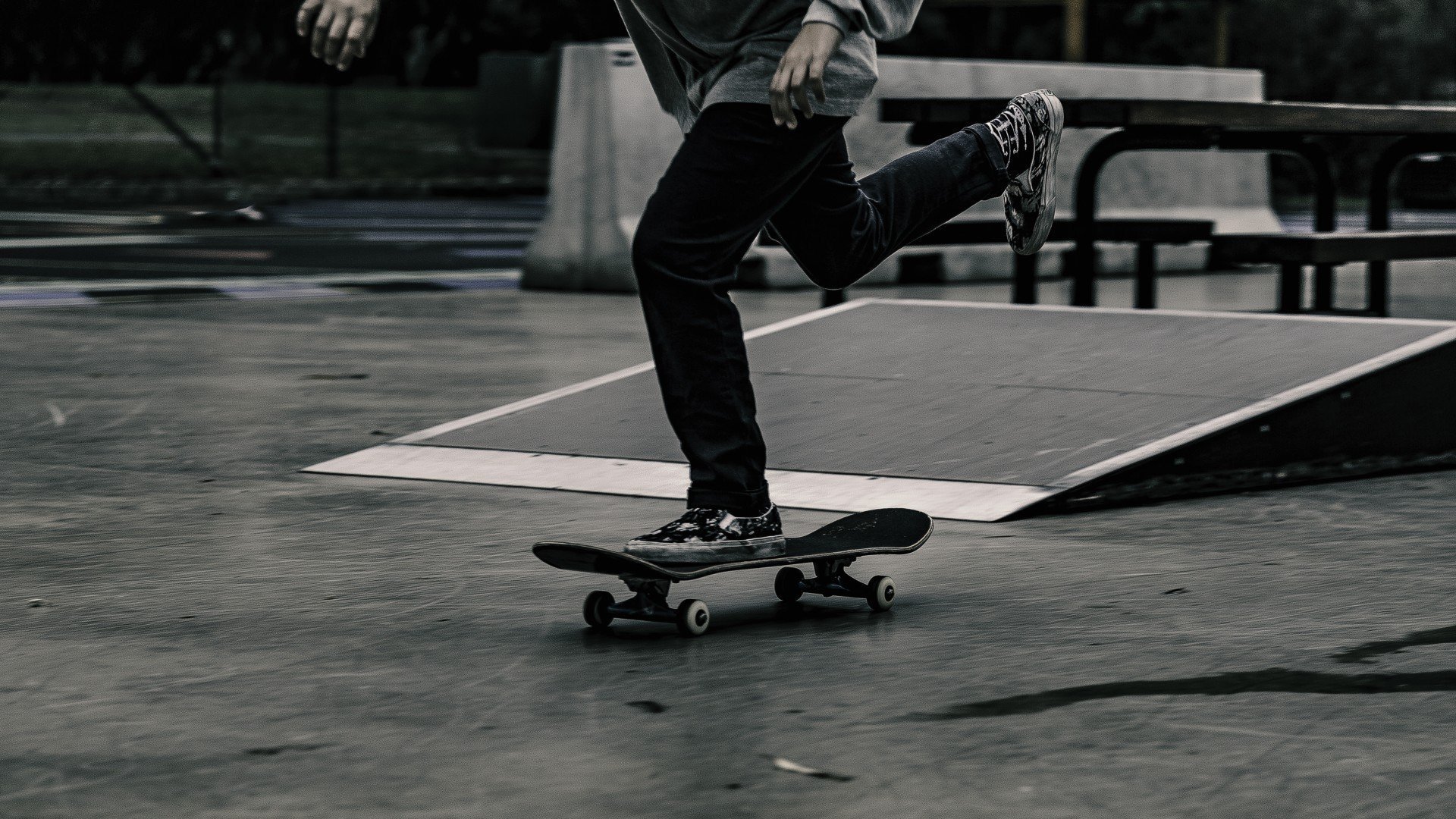 当银河战舰撞上红色火箭，欧冠半决赛的唯一性之战，与CBA赛场的孤勇绝唱